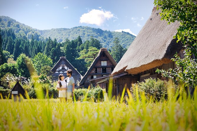 Photoshoot in Shirakawago/Takayama by Professional Photographer - Common Questions