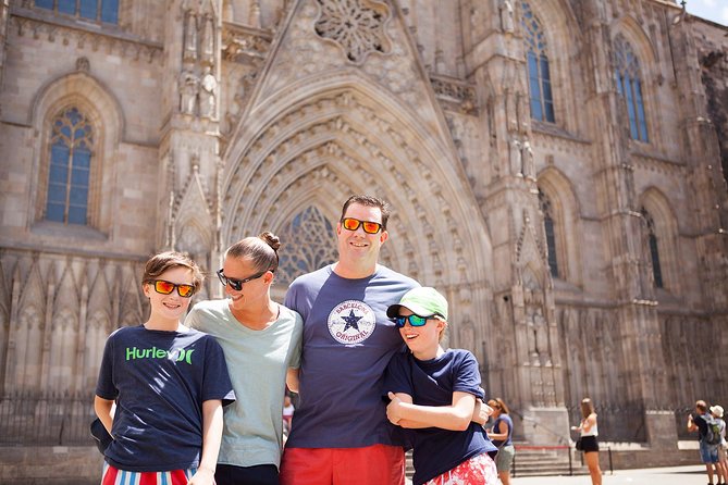 Photoshoot Tour in Barcelona Secret Corners - Tour Pricing and Booking