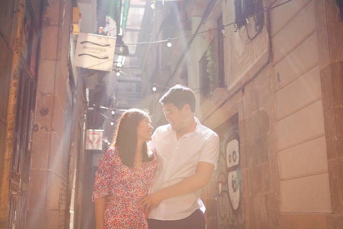 Photoshoot Tour in Barcelona Secret Corners - Inclusions