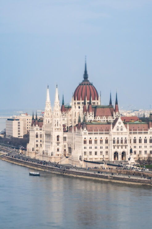Photoshoot Tours With Professional Phototographer - Budapest - Key Points