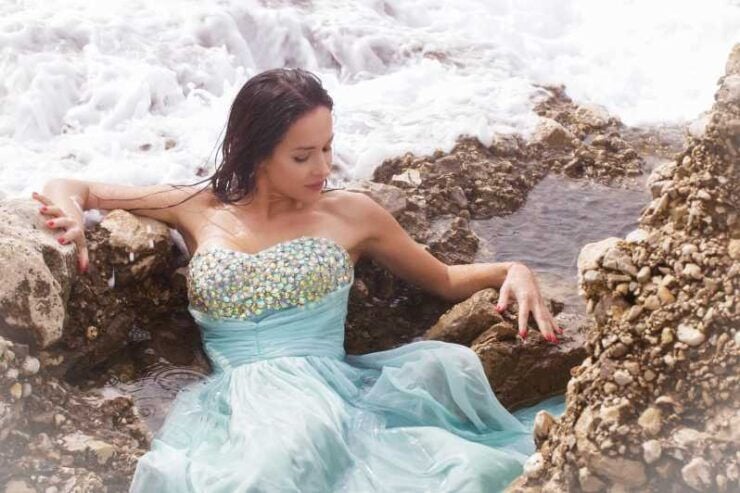 Photoshoot “Trash the Dress” in Nice, France - Location Benefits of Nice