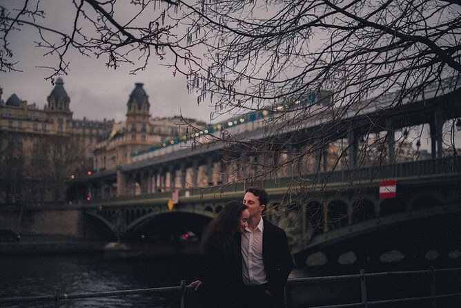 Photoshoot With a Pro Photographer in Paris - Common Questions