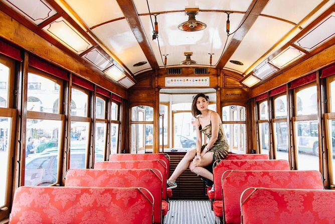 Photoshoot With a Professional Photographer in Lisbon - Booking and Cancellation Policy