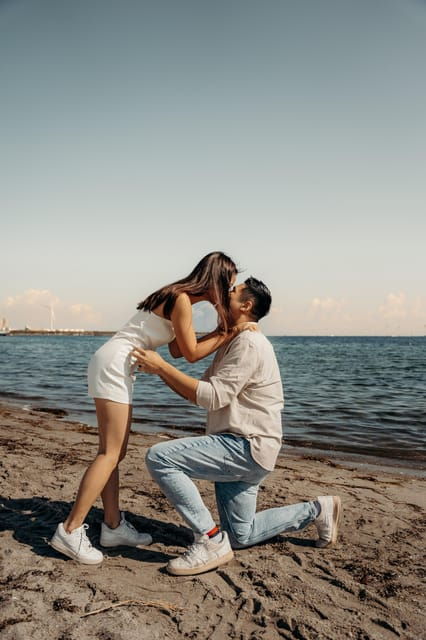 Photoshoot With Local Photographer in Copenhagen - Recommended Outfit Colors