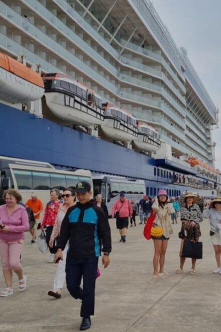 Phu My Port to Sai Gon City and Ben Thanh Market Tour - Cultural Landmarks Visits
