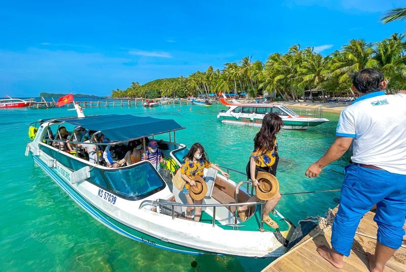 Phu Quoc 3 Islands Speedboat Tour: Mong Tay, Gam Ghi, May Rut Island - Pack for sun, salt, and a wet ride