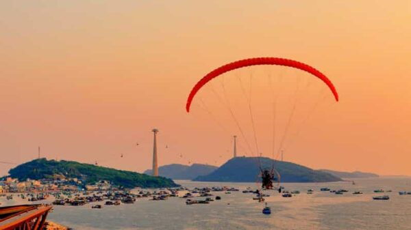Phu Quoc Enjoy Sunset by Paragliding - Capturing Memorable Moments