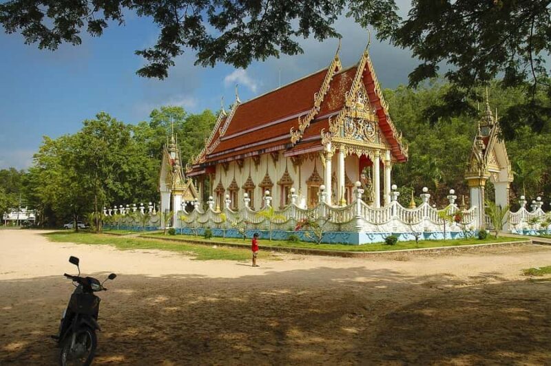 Phuket ATV Jungle Ride & Chalong Temple Tour - Visiting Wat Chalong: A Cultural Reflection