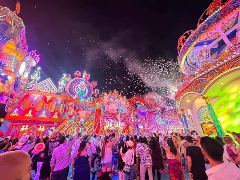 Phuket: Carnival Magic Experience Dinner with Show - Indoor Entertainment and Live Performances