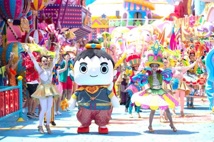 Phuket: Carnival Magic Ticket With Dinner and Transfer - Highlights of the Carnival Experience