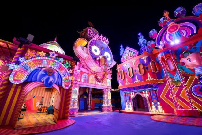Phuket: Carnival Magic Ticket With Dinner and Transfer - Full Description of the Event