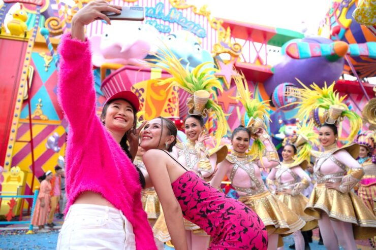 Phuket: Carnival Magic Ticket With Transfer Option - Experience Highlights
