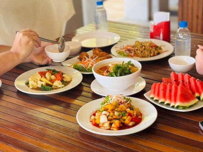 Phuket: Coral Island Luxury Long Tail Boat Half-Day Tour - Luxury Cruising and Snorkeling Adventure