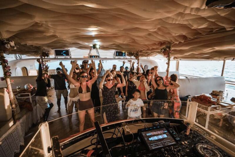 Phuket: Coral & Racha Sunset Luxury Catamaran Party Cruise - Food and Drinks: Satisfying and Well-Prepared