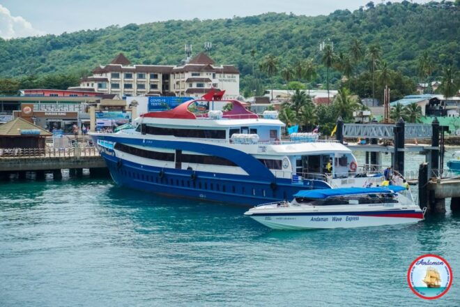 Phuket: Ferry Transfer To/From Phi Phi Tonsai or Laem Tong - Professional Handling and Smooth Experience