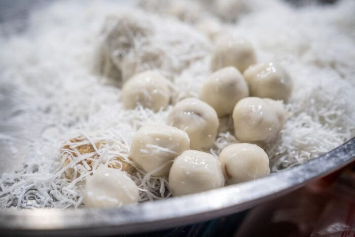 Phuket: Flavours of the South Guided Food Tour - Night Market Atmosphere