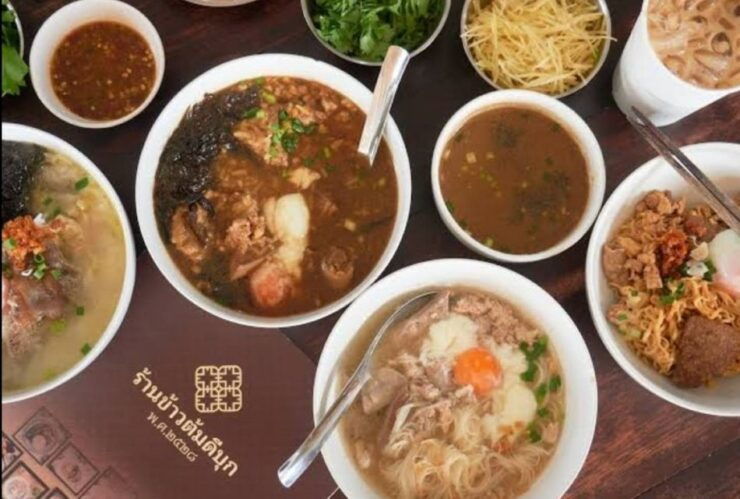 Phuket: Food Tour With Michelin Guides and Old Town Tour - Itinerary Highlights