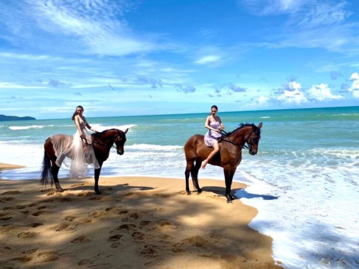 Phuket: Kamala Beach Horse Riding Activity - Riding Experience