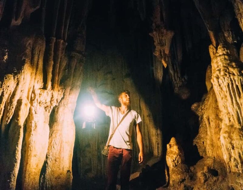 Phuket: Khao Sok National Park & Samet Nangshe Private Tour - Cheow Lan Lake: Cruising Among Limestone Cliffs