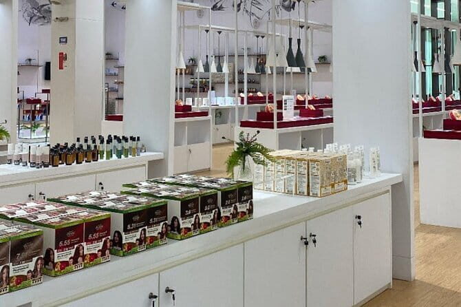 Phuket Local Shopping Factory - FAQs