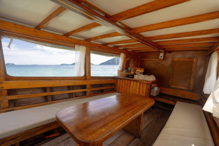 Phuket: Luxury Private Longtail Boat Islands Discovery Tour - Scenic Views of the Islands