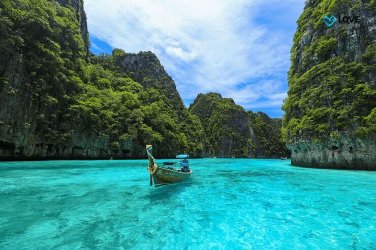 Phuket: Luxury Yacht Day Tour to Phi Phi Island & Maya Bay - Highlights and Itinerary