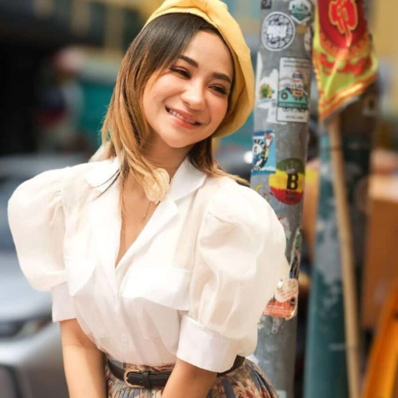 Phuket: Old Town Photo Tour with Professional Photographer - Exploring Phuket Old Town through the Lens