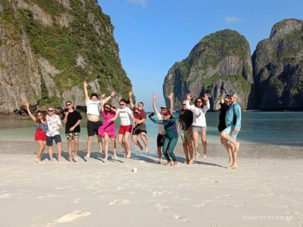Phuket: Phi Phi Island Sunrise Group Speedboat Tour - Things to Do in Phi Phi Islands