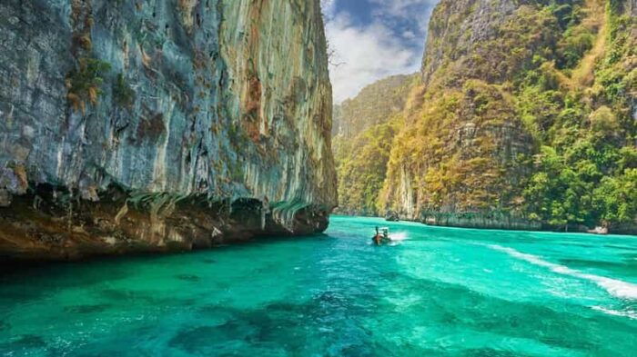 Phuket: Phi Phi Islands and Maya Bay Day Trip With Lunch - The Stunning Pileh Lagoon