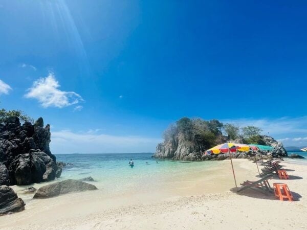 Phuket: Phi Phi Islands and Maya Bay Day Trip With Lunch - The Sum Up