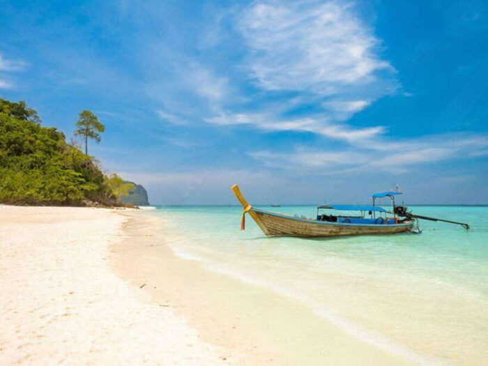 Phuket: Phi Phi Islands, Bamboo Island and Pileh Lagoon Trip - The Experience of Snorkeling at Pileh Lagoon