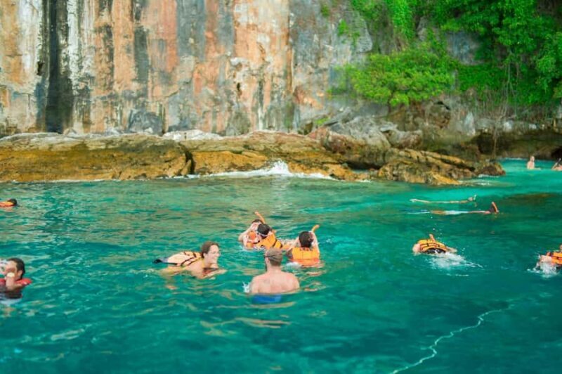 Phuket: Phi Phi Islands Day Trip with Meals & Transfer - Who Is This Tour Best For?