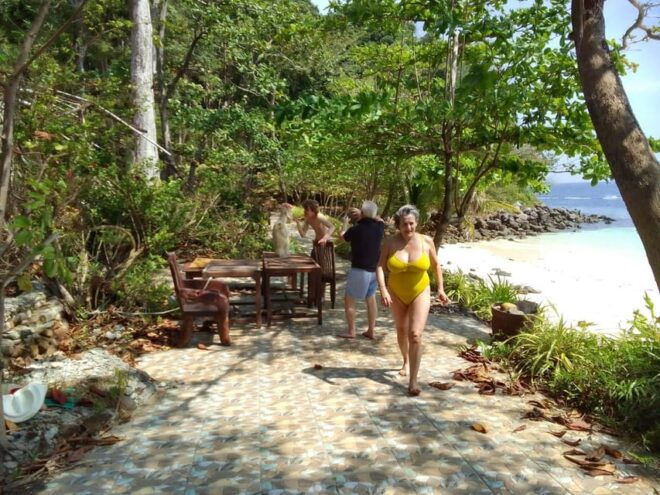 Phuket: Phi Phi & Kai Island Private Speed Boat Tour - Itinerary Highlights