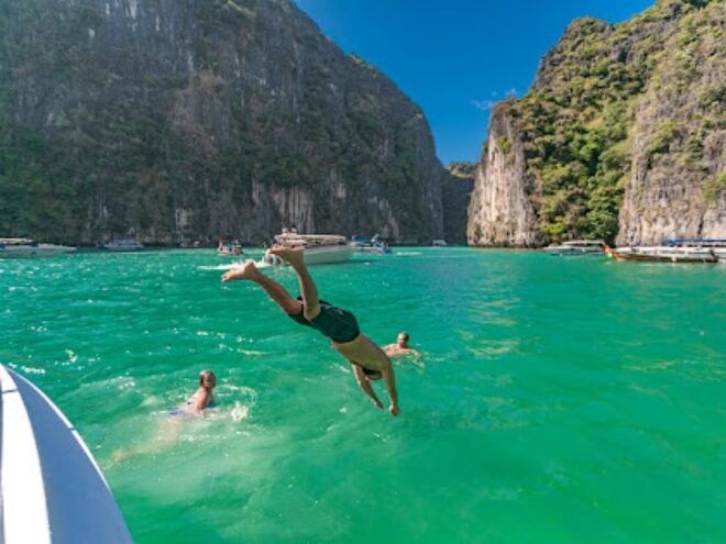 Phuket : Phi Phi Maya Bay & 3 Islands 7 Points by Speedboat - Included Amenities