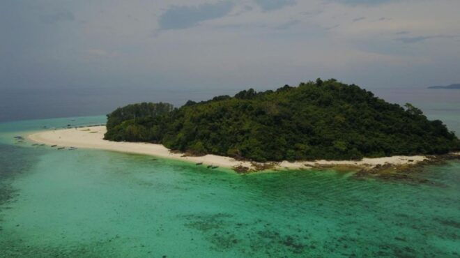 Phuket: Phi Phi Sunrise Boat Tour to Bamboo and Khai Island - Review Summary