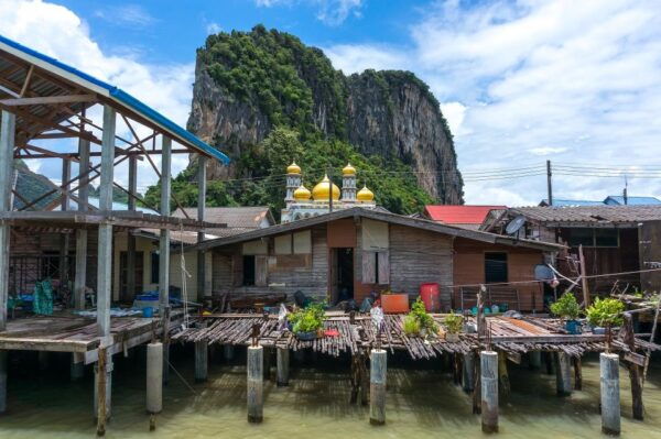 Phuket: Private Day Trip to James Bond Island & Koh Panyi - Suwan Khuha Temple Visit