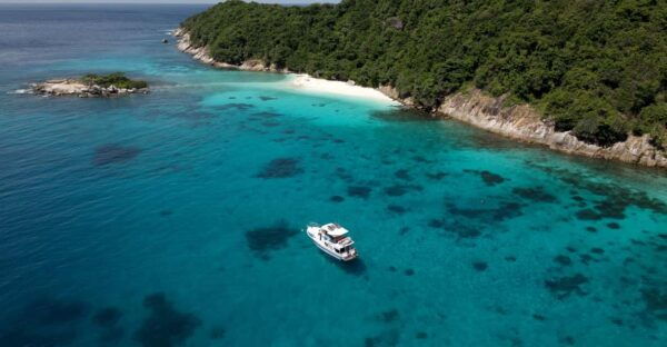 Phuket: Private Fishing Trip on a Comfortable Boat - Dining Options Onboard