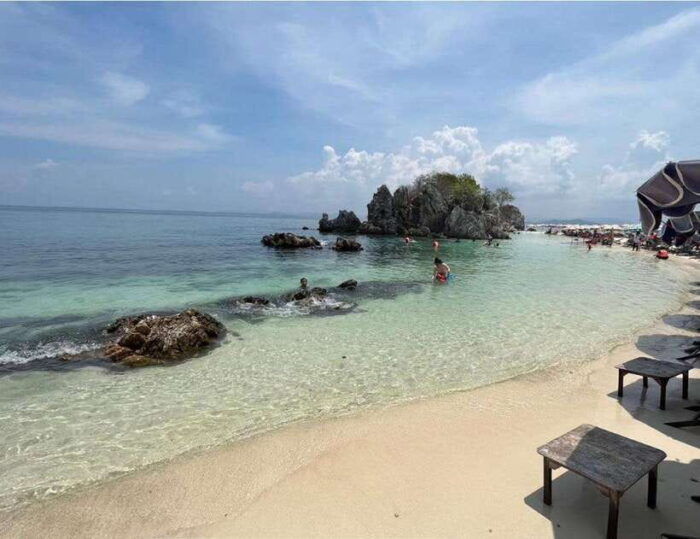Phuket: Private Speedboat Charter to Phi Phi & Khai Islands - Relaxation and Beach Time