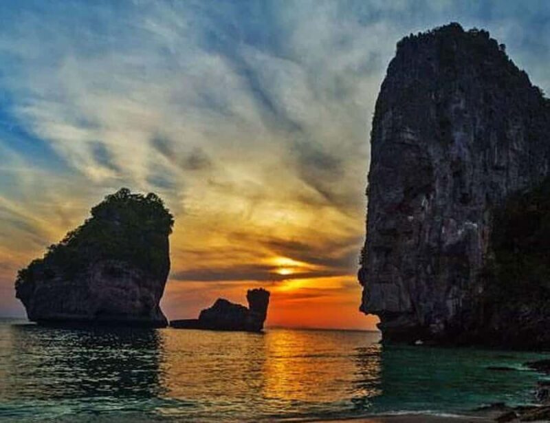 Phuket: Private Sunrise Tour to Phi Phi & Bamboo Islands - Pricing and Value