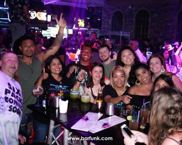 Phuket: Pub Crawl Tour - Meeting Point and Activity Ratings