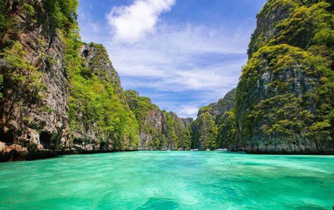 Phuket: Relaxed Phi Phi & Khai Islands Beach Snorkeling Tour - Tour Experience