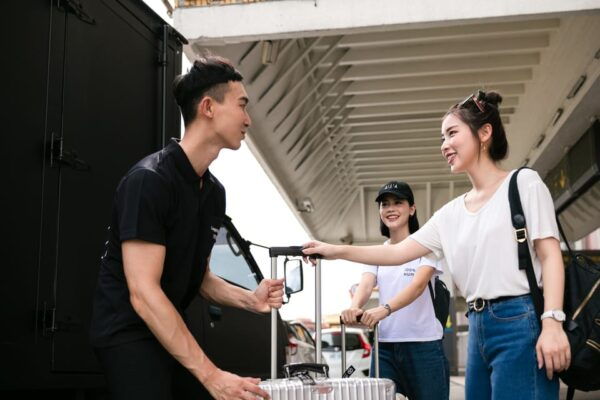 Phuket: Same-Day Luggage Delivery To/From Airport - Break Down