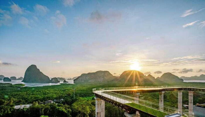 Phuket: Samet Nangshe Viewpoint and Cheow Lan Lake Tour - Exploring Wat Bangthong
