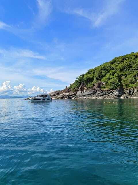 Phuket: Sea Trip Around the Islands - Staff and Language Capabilities