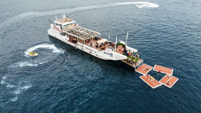 Phuket: Sunset Cruise Party With Welcome Drink DJ Pickup - Onboard Facilities and Amenities
