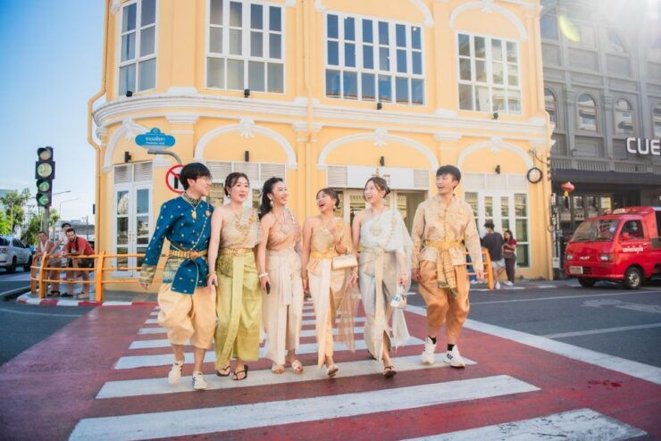 Phuket: Thai Traditional Costumes Rental - Experience Highlights