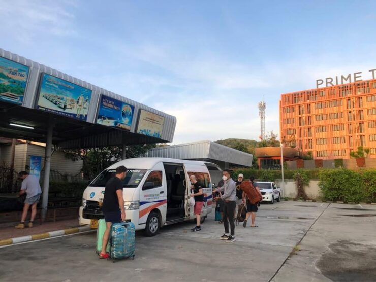 Phuket to Koh Samui by Coach and High-Speed Catamaran - Onboard Amenities