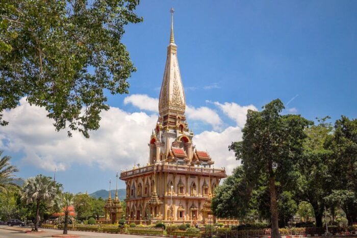 Phuket: Wat Chalong, Viewpoint, and Old Town Guided Tour - Discovering Phuket Old Town