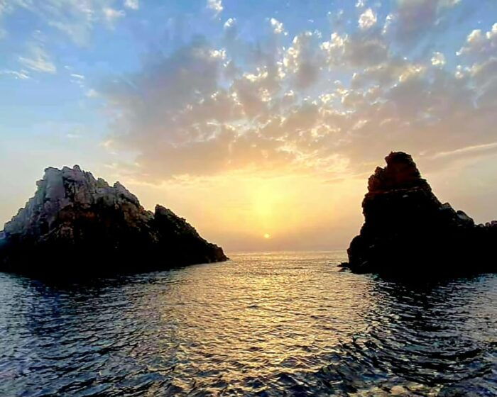 Piana Sunset Cruise Aperitif Swimming Boat 12 Places - Frequently Asked Questions