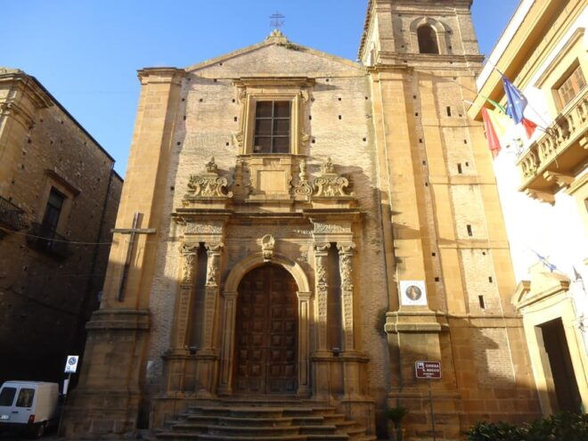 Piazza Armerina & Caltagirone Guided Tour - Discovering Caltagirone